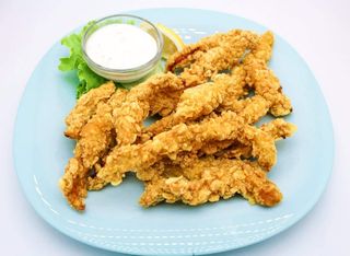 Хрупкави флейки в корнфлейкс с чеснов сос (350гр.) + Домашна лимонада