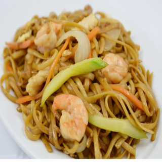 Tallarines fritos con gambas