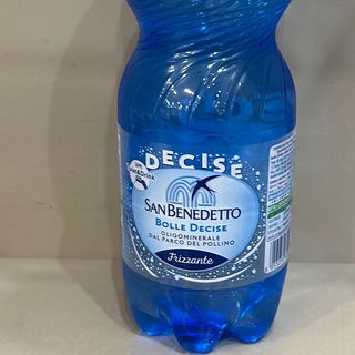 Acqua frizzante piccola