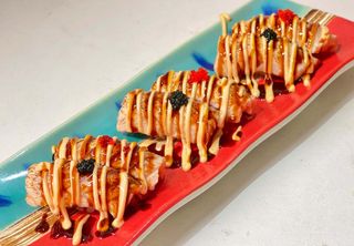 Nigiri salmone scottato