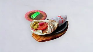 Pita roll falafel, baklawa pistacjowa