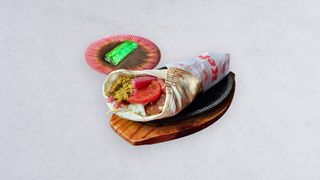 Pita roll falafel, baklawa pistacjowa