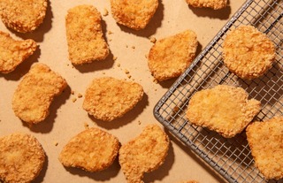 Chicken nuggets i fries