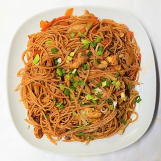 Chicken Chow Mein Lagodny