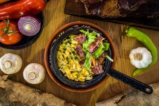 Кајгана са младим луком