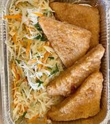 Кашкавал пане със зелева салата