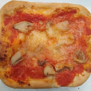 Pizzetta rossa Margherita con funghi