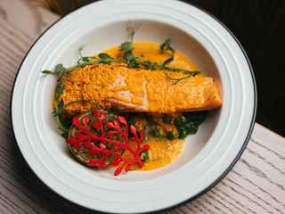 Лосось запечений з горошком та шпинатом (290г)