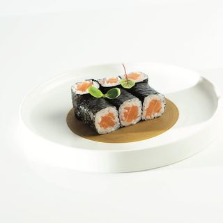 Hosomaki sake maki