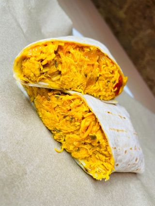 Burro Con Pollo Desmechado