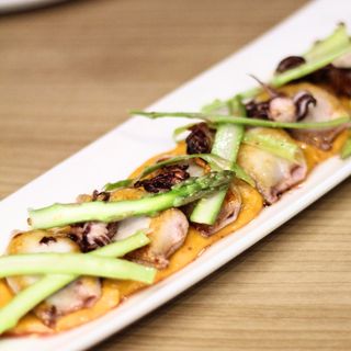 Calamarcets planxa amb esparrec verd