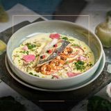 Filet De Loup Farci Aux Crevettes Poêlées Aux Amandes Effilées