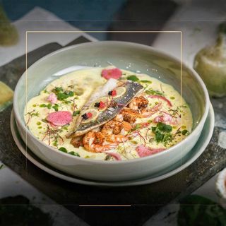 Filet De Loup Farci Aux Crevettes Poêlées Aux Amandes Effilées