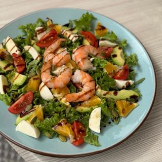 Фреш-салат з тигровими креветками (300 г)