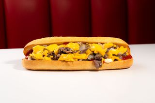 Spicy pepper cheese steak sendvič