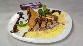 Palačinka sa eurokremom, snikersom i pudingom od vanile