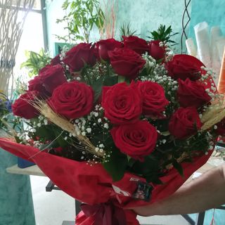 Mazzo 12 rose rosse