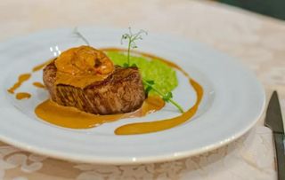 Biftek u sosu od gambera na rissotu