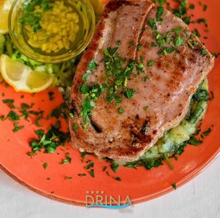 Tuna steak