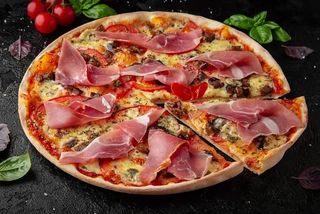 Pizza Prosciutto Melanzane