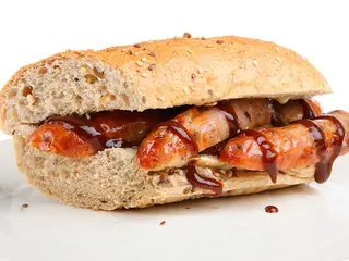 Bocadillo De Salchicha Y Queso