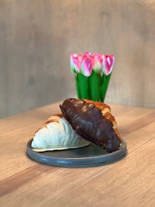 Croissant tamna čokolada