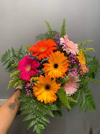 Ramo de Gerberas Variadas