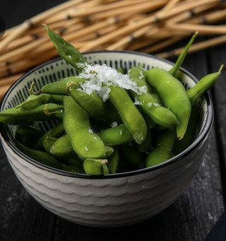 Edamame Y Escamas De Sal