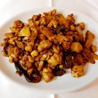 A50. Pollo Con Bambú Y Setas Chinas