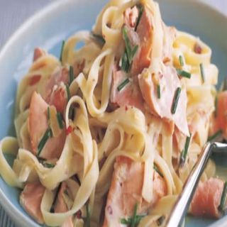 Tallarines Cremosos de Salmón