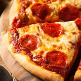 Pizza Peperoni Mediana (34 cm.)