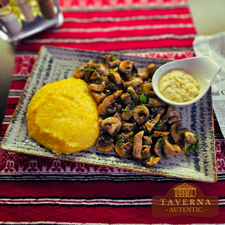 Ciuperci sote cu mamaliga si mujdei de usturoi