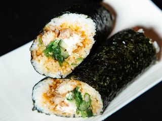 Рол З вугрем та чукою (330g)