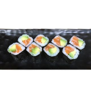 212. Maki De Salmón Con Aguacate