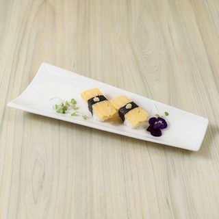 31. Nigiri de tamago (2 piezas)
