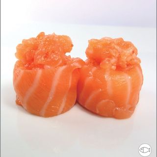 64. Gunkan salmon out