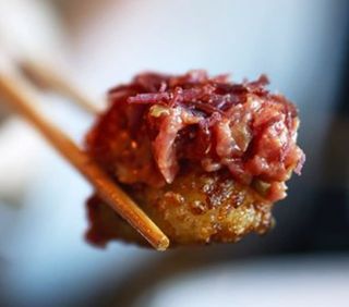 Nigiri steek tartar carne