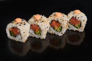 Урамаки Пикантен тон (4бр)