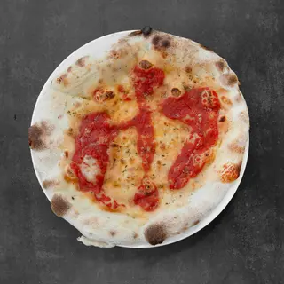 Focacce Con Salsa De Tomate, Ajo y Oregano