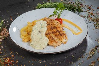 Pileći file u bechamel sosu