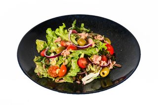 Salata sa tunjevinom