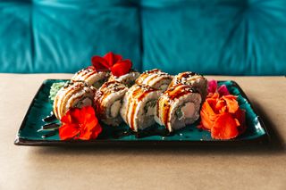 Філадельфія з вугрем (270г)