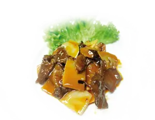 182. Manzo con funghi e bambù