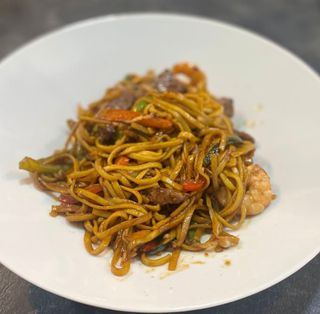 Tallarines Al Wok De Pollo