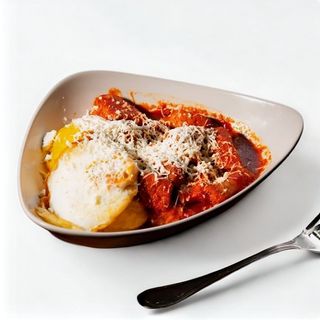 Tochitură de porc  cu mămăligă