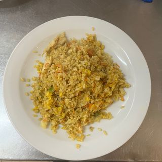 141. Riso saltato con curry e pollo