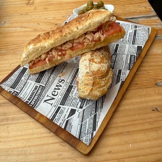 Bocadillo de atún