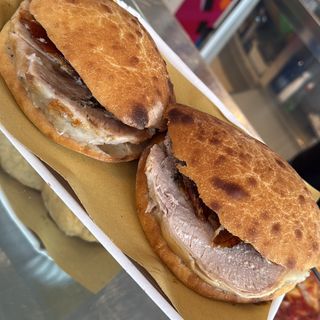 Panino con porchetta