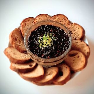 Pate de ficat de curcan, cu paine integrala de casa