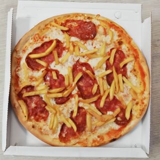 Pizza salame e patatine
